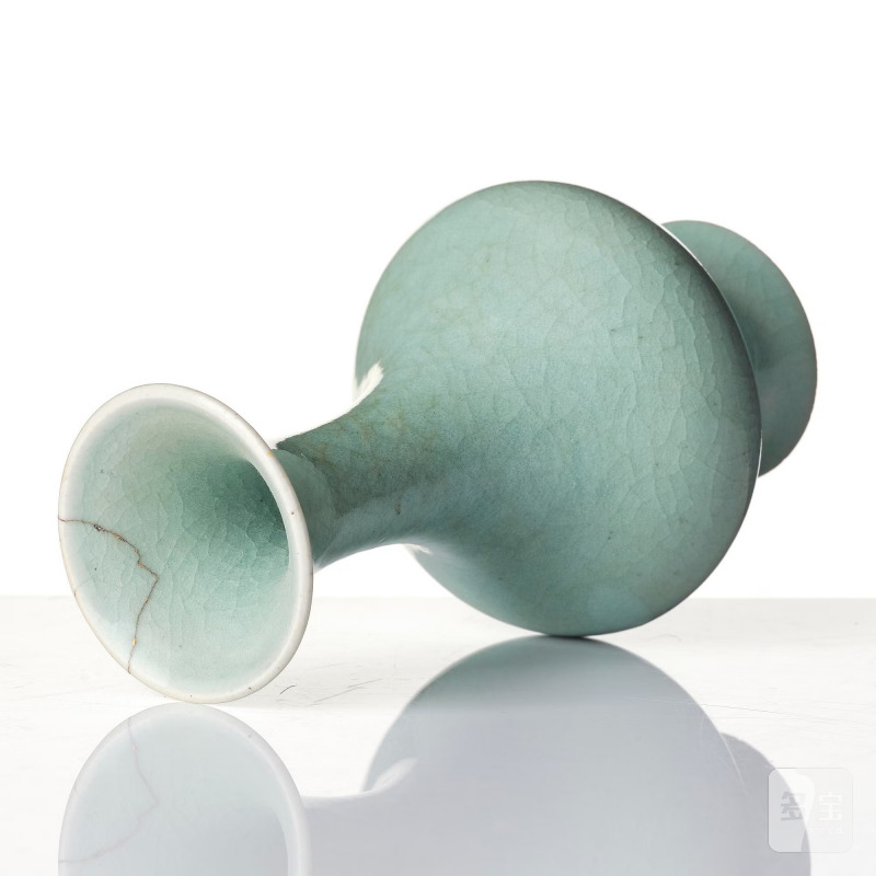 An elegant celadon ge-glased vase, - 图5